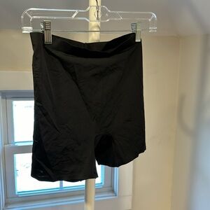 NWT joyshaper shorts in Small
